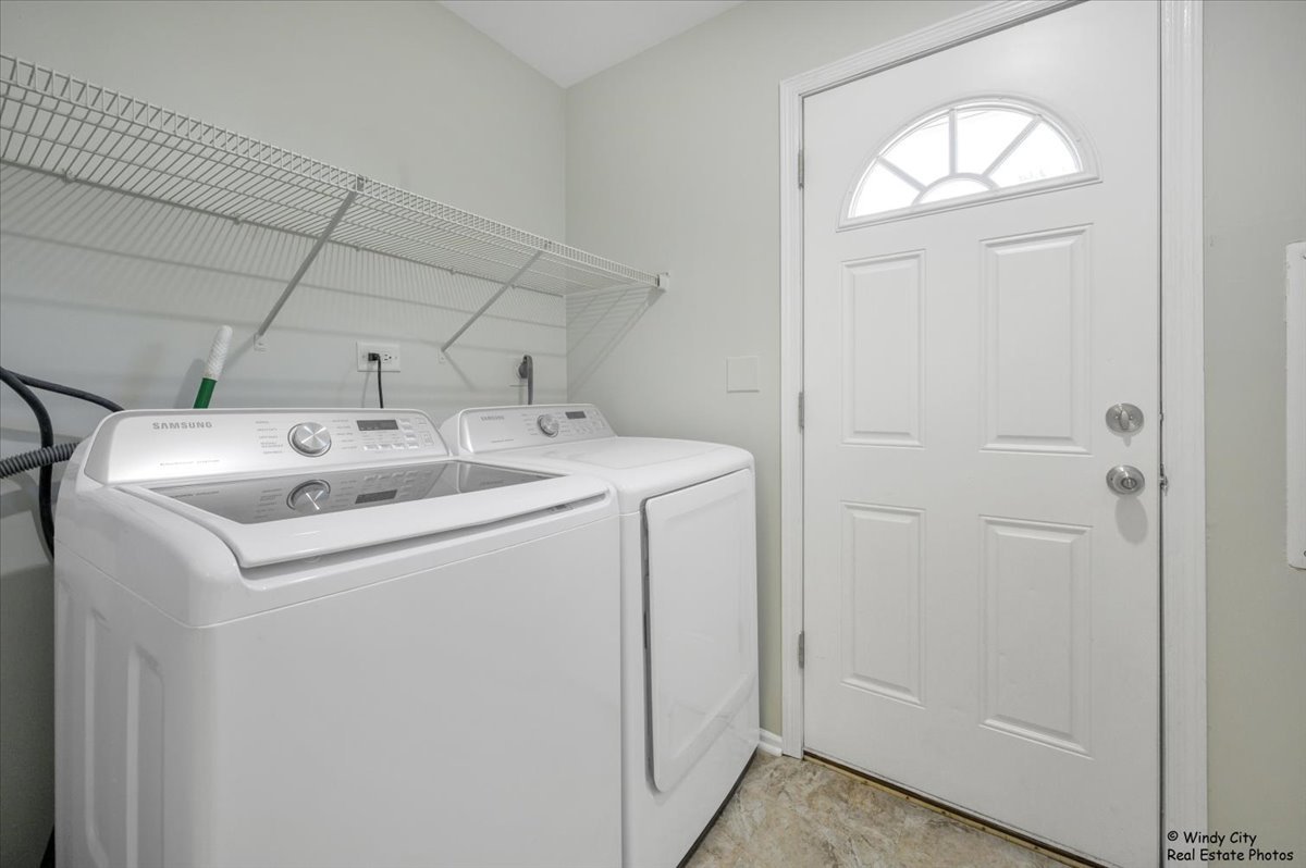 936 Cardiff Court, Schaumburg, IL 60194