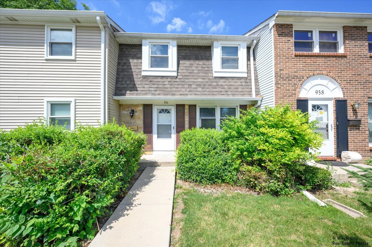 936 Cardiff Court, Schaumburg, IL 60194