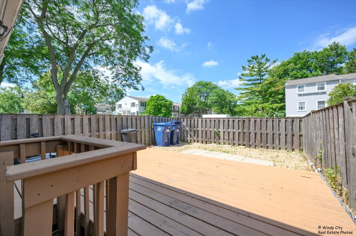 936 Cardiff Court, Schaumburg, IL 60194
