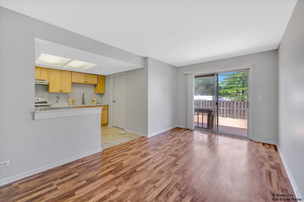 936 Cardiff Court, Schaumburg, IL 60194