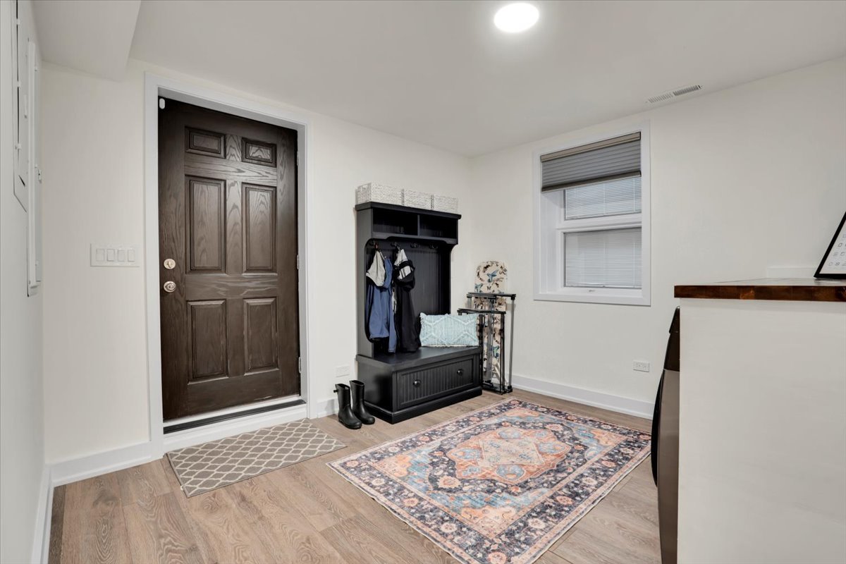 3033 N Seminary Avenue, Chicago, IL 60657