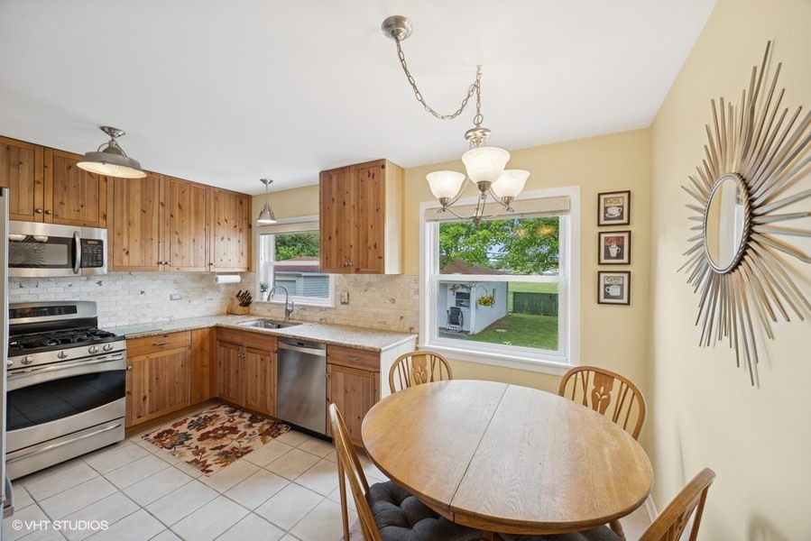 1922 Mayfair Avenue, Westchester, IL 60154