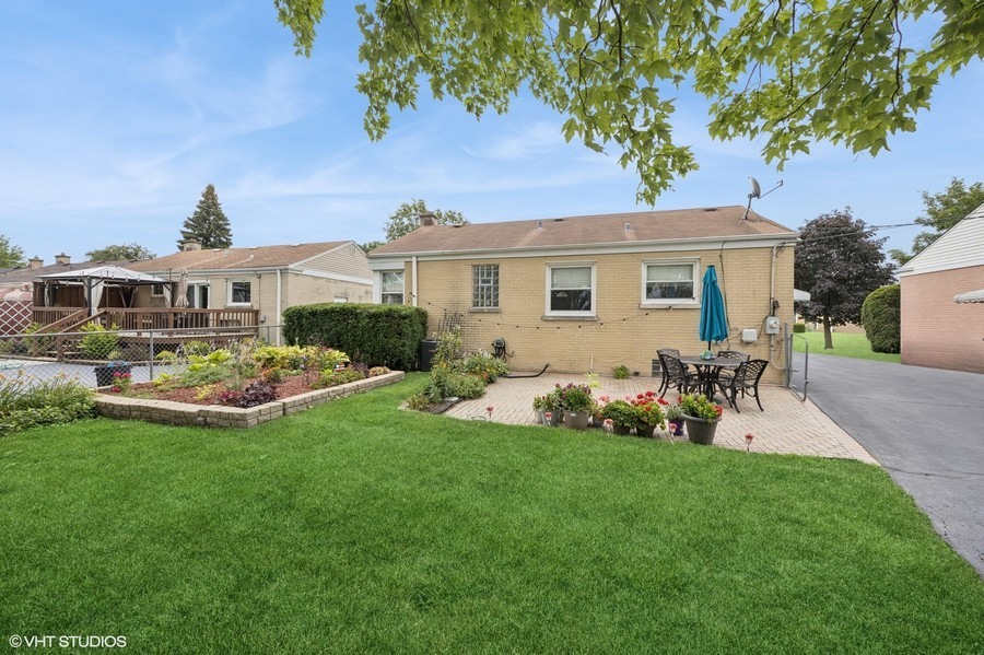 1922 Mayfair Avenue, Westchester, IL 60154