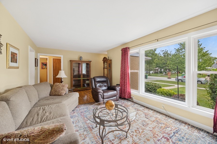 1922 Mayfair Avenue, Westchester, IL 60154