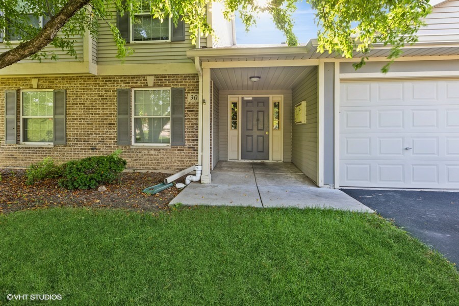 305 Buckingham Circle #A, Elgin, IL 60120