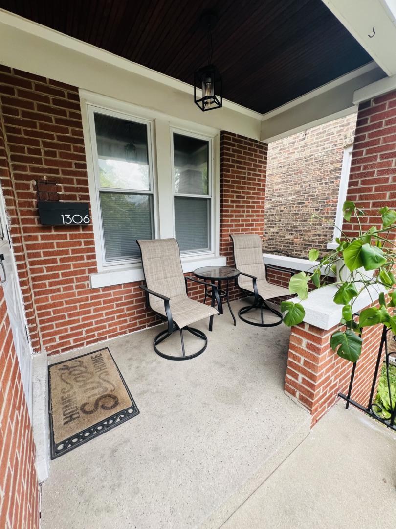 1306 Elmwood Avenue, Berwyn, IL 60402