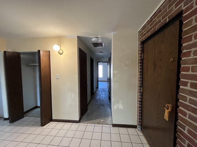 11277 S Roberts Road #G, Palos Hills, IL 60465
