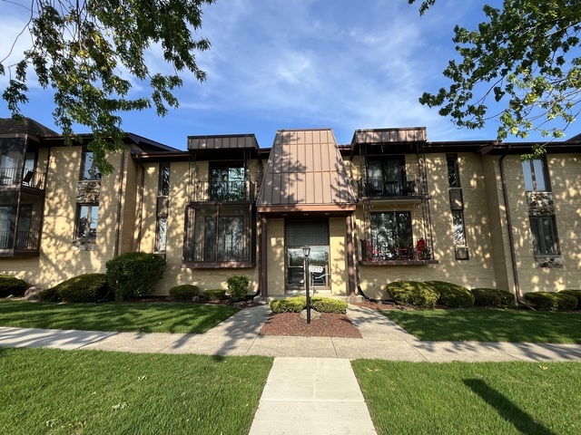 11277 S Roberts Road #G, Palos Hills, IL 60465