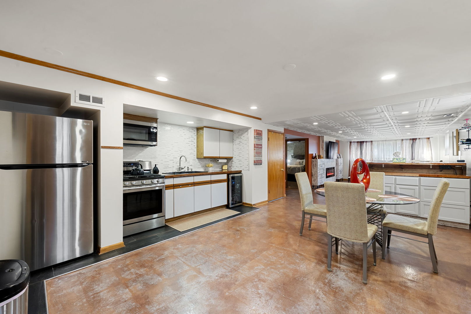 4613 Madison Avenue, Brookfield, IL 60513