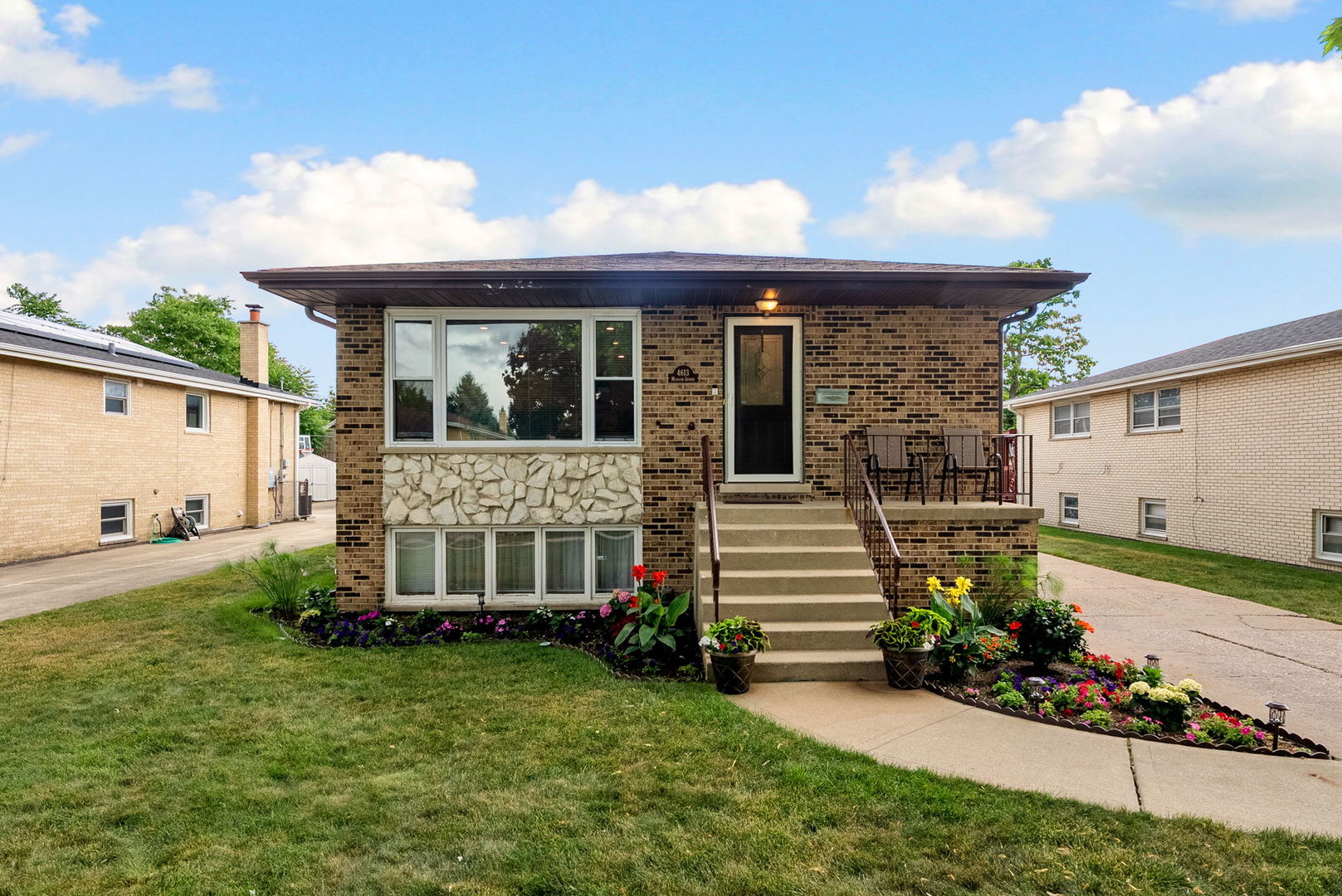 4613 Madison Avenue, Brookfield, IL 60513