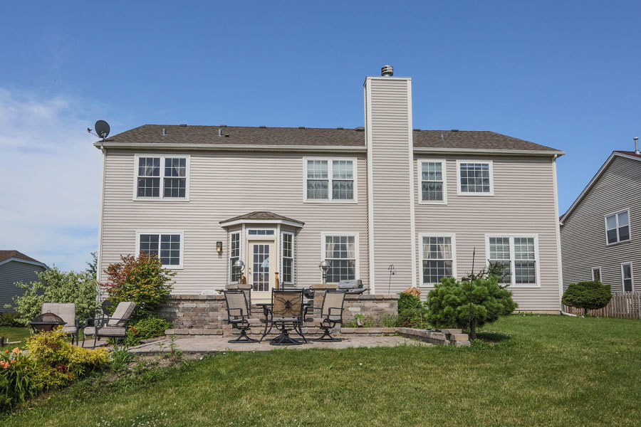 725 Kelley Drive, North Aurora, IL 60542