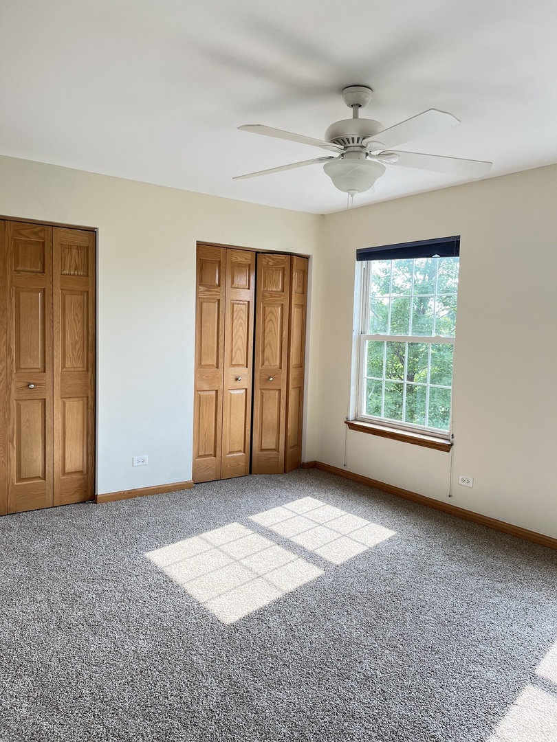725 Kelley Drive, North Aurora, IL 60542