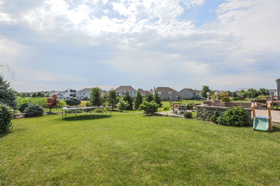 725 Kelley Drive, North Aurora, IL 60542