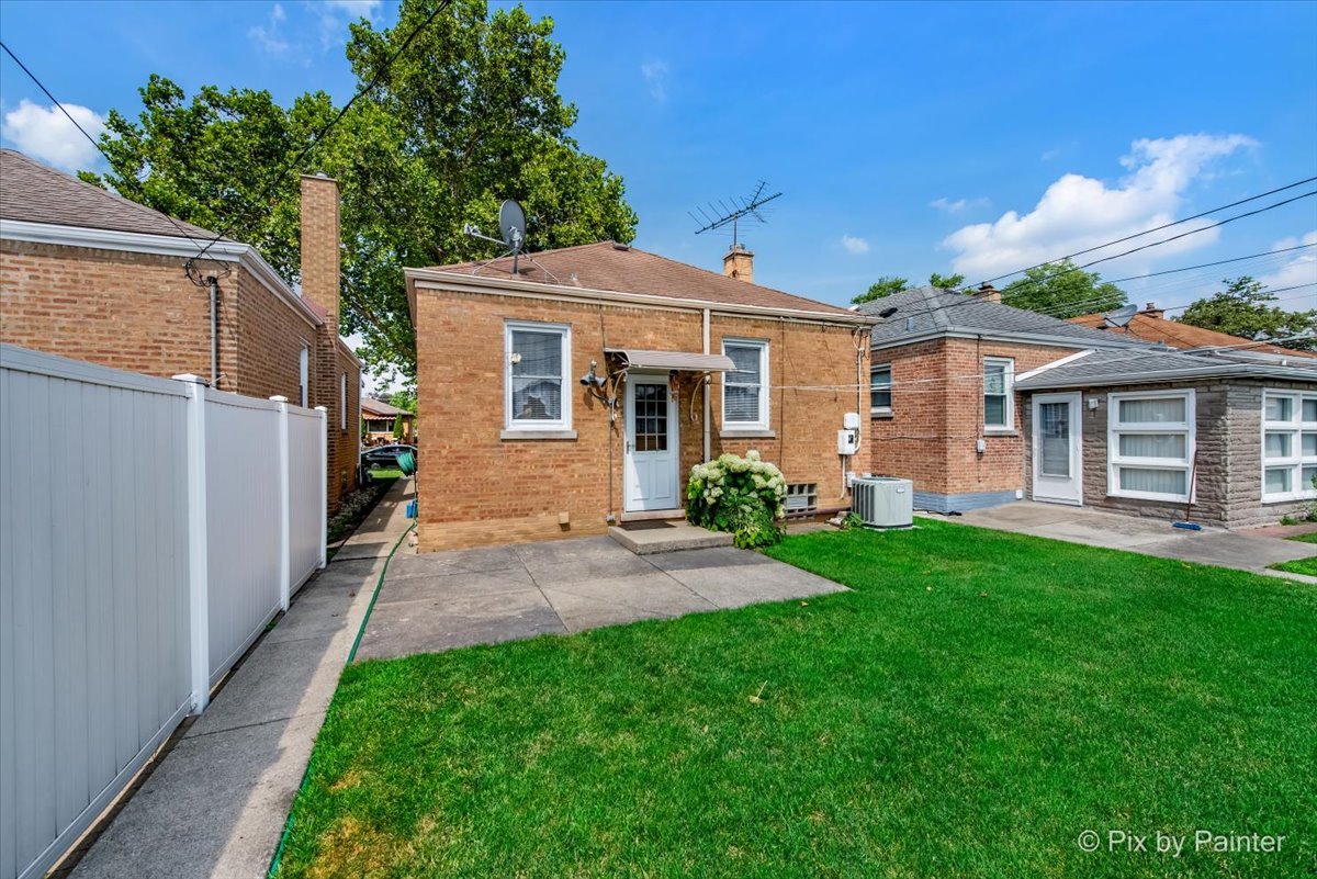 2229 Westover Avenue, North Riverside, IL 60546