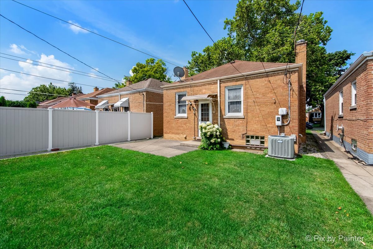 2229 Westover Avenue, North Riverside, IL 60546