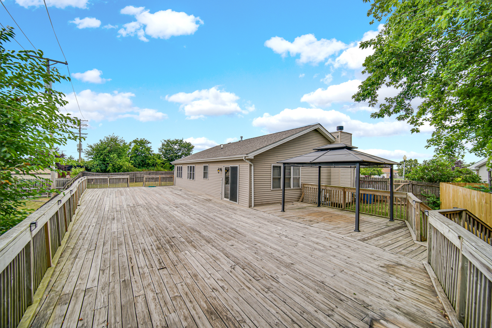 13 Sunset Court, Steger, IL 60475