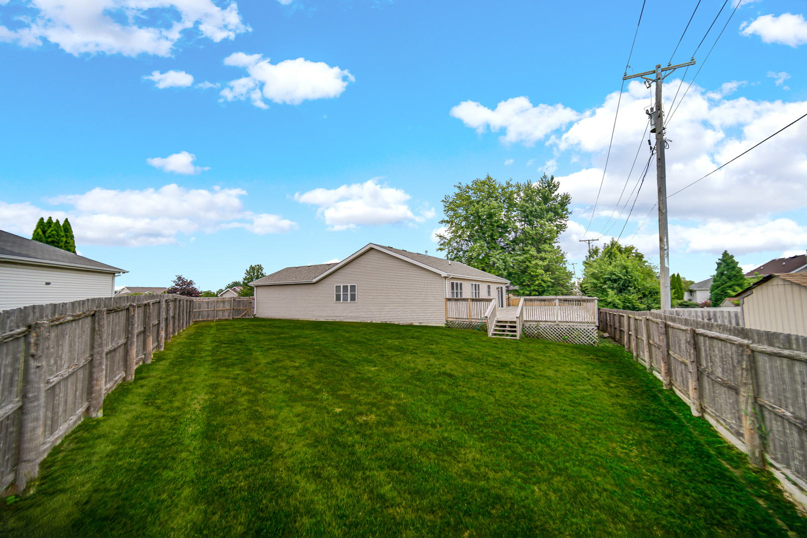 13 Sunset Court, Steger, IL 60475