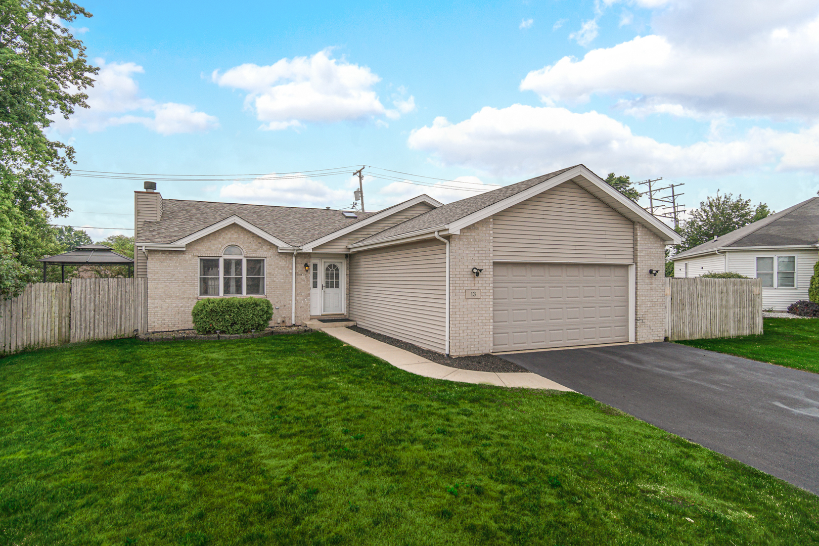 13 Sunset Court, Steger, IL 60475
