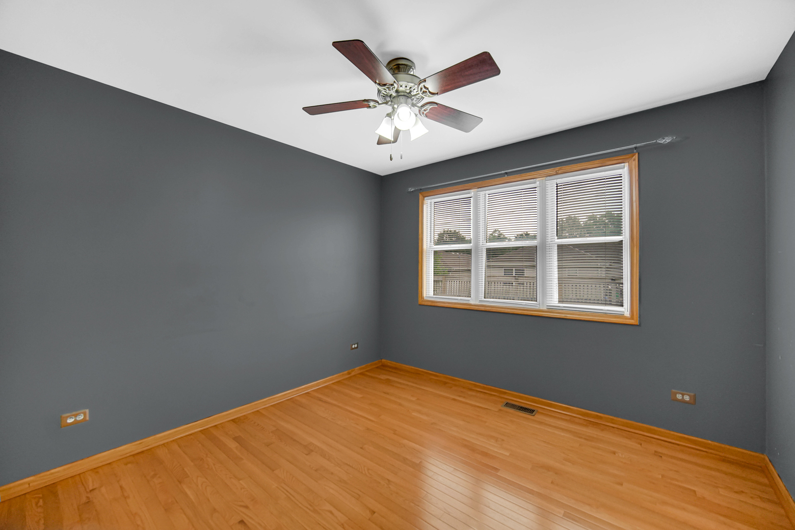 13 Sunset Court, Steger, IL 60475