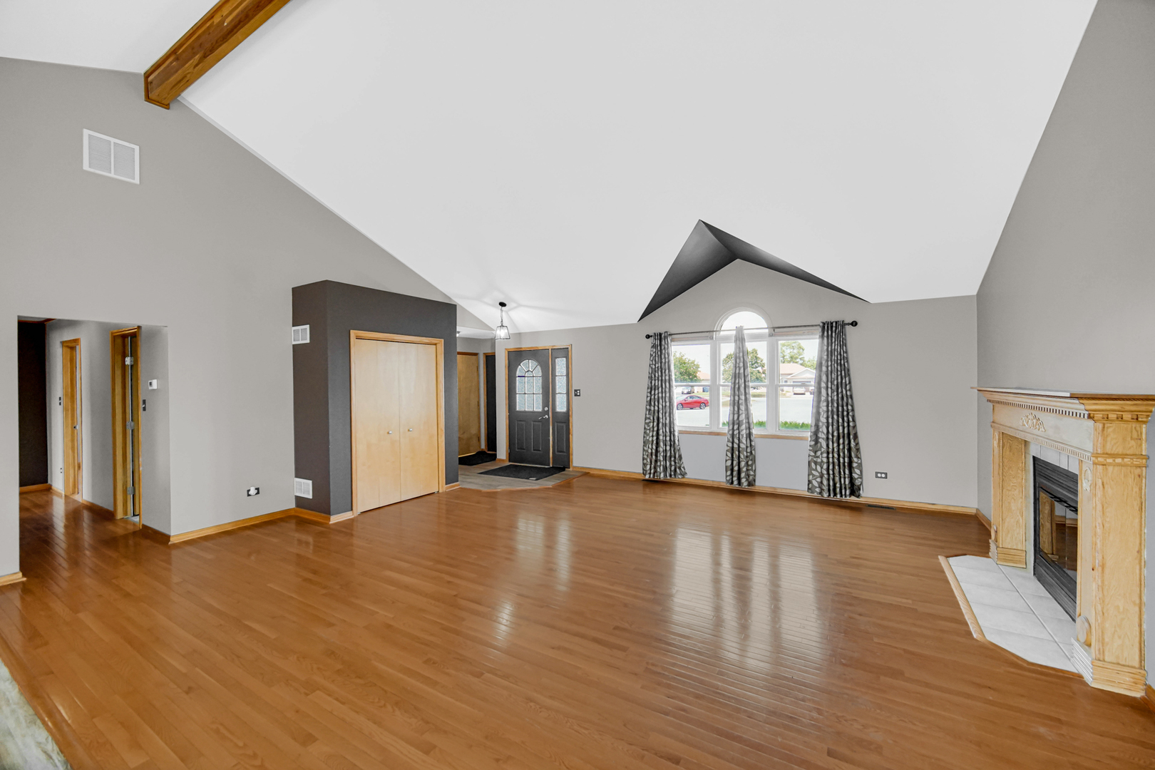 13 Sunset Court, Steger, IL 60475