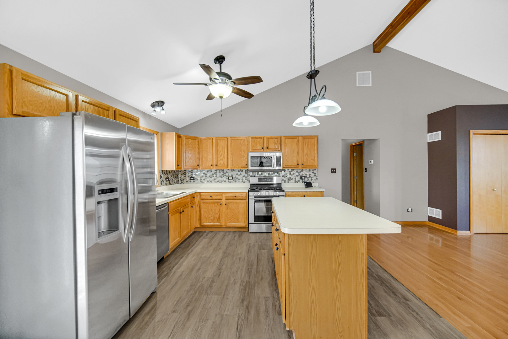 13 Sunset Court, Steger, IL 60475