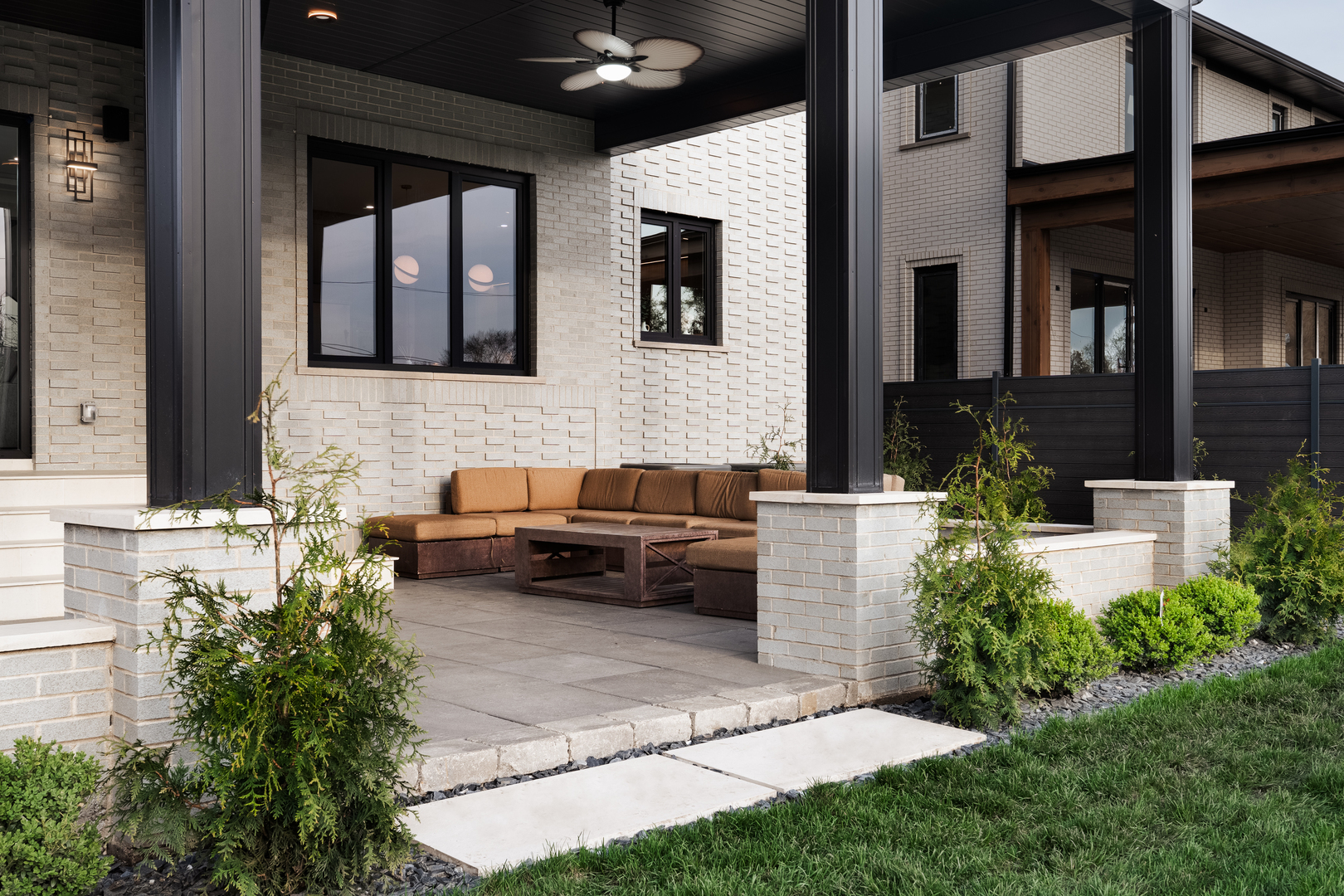 1906 Lee Street, Des Plaines, IL 60018