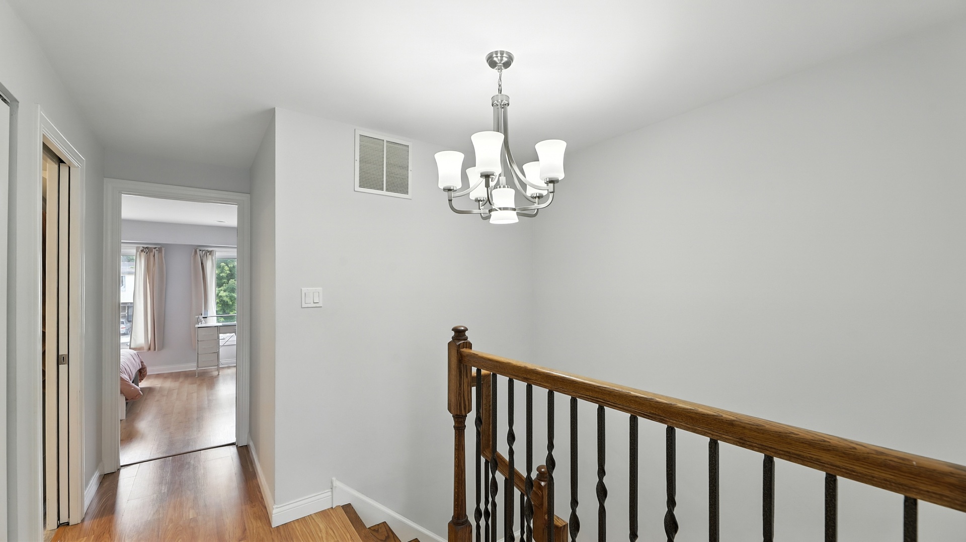 14 Cour Caravelle, Palos Hills, IL 60465