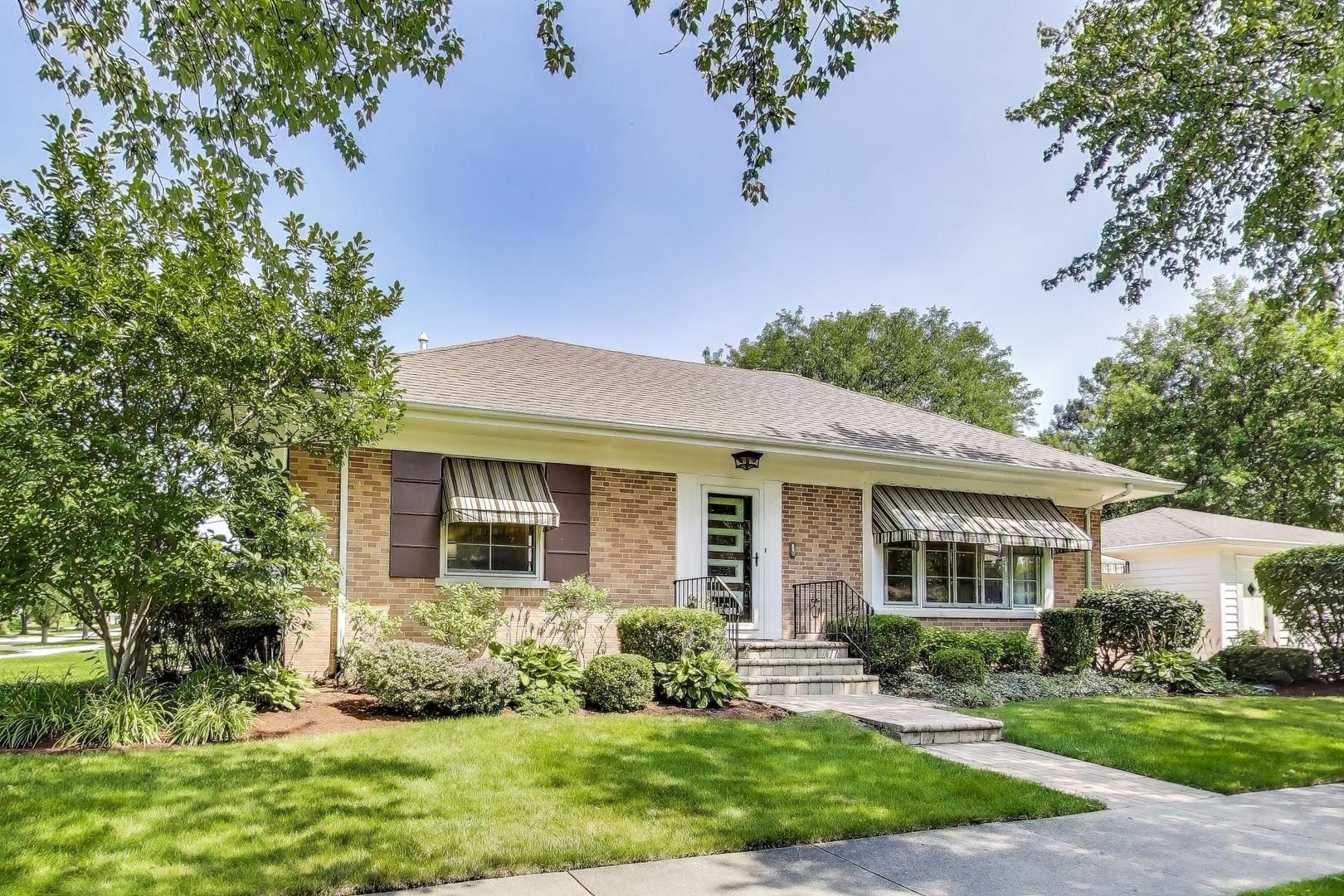 700 E Busse Avenue, Mount Prospect, IL 60056