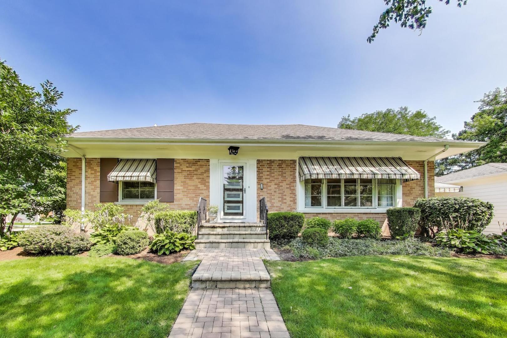 700 E Busse Avenue, Mount Prospect, IL 60056