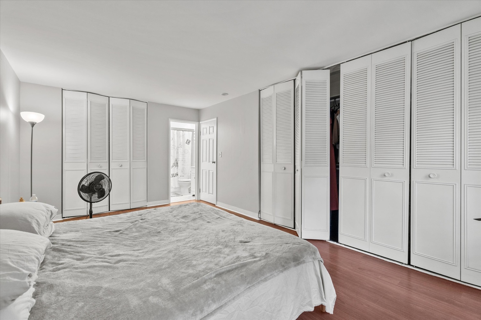 6670 S BRAINARD Avenue #303, Countryside, IL 60525