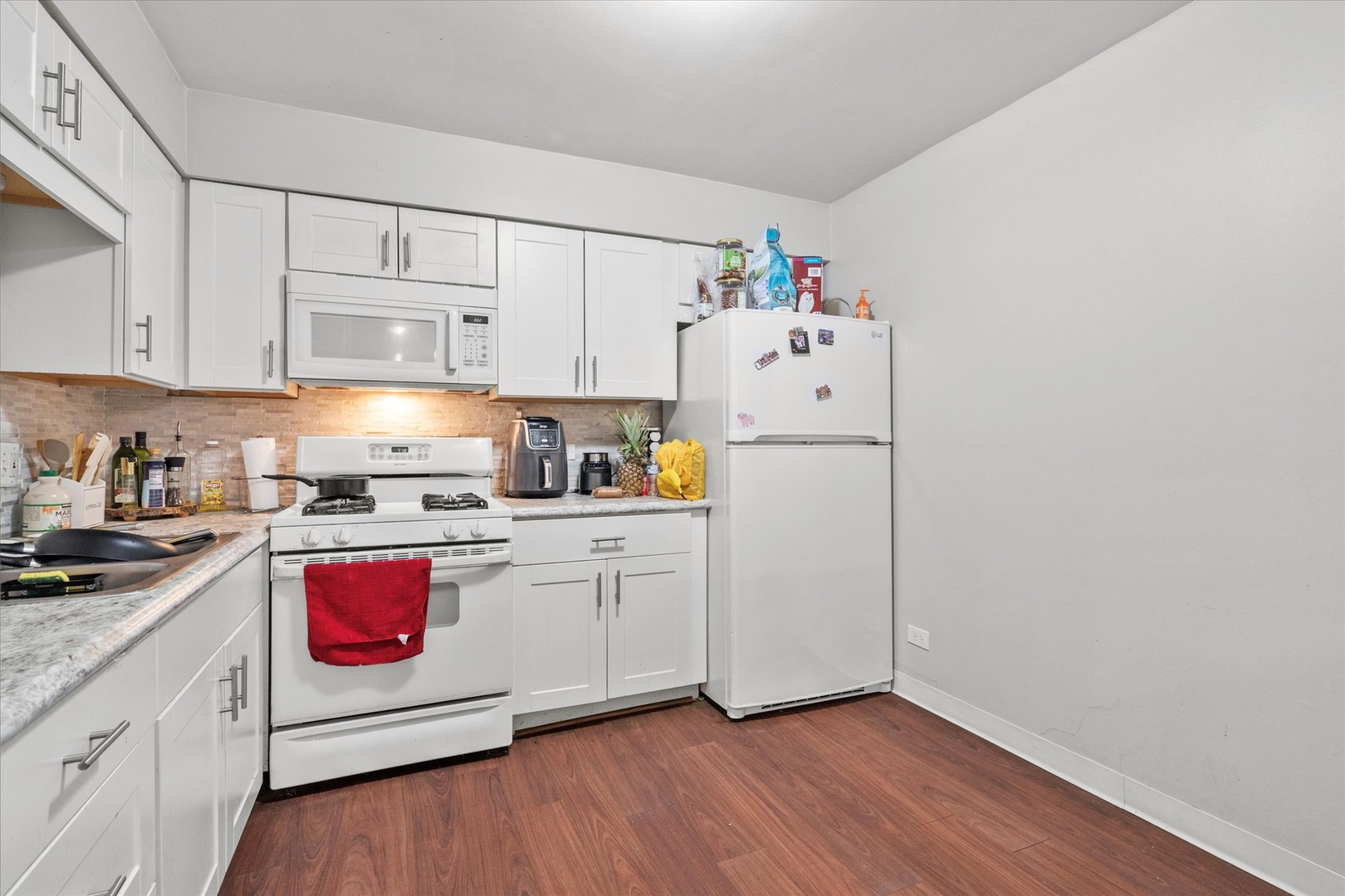 6670 S BRAINARD Avenue #303, Countryside, IL 60525