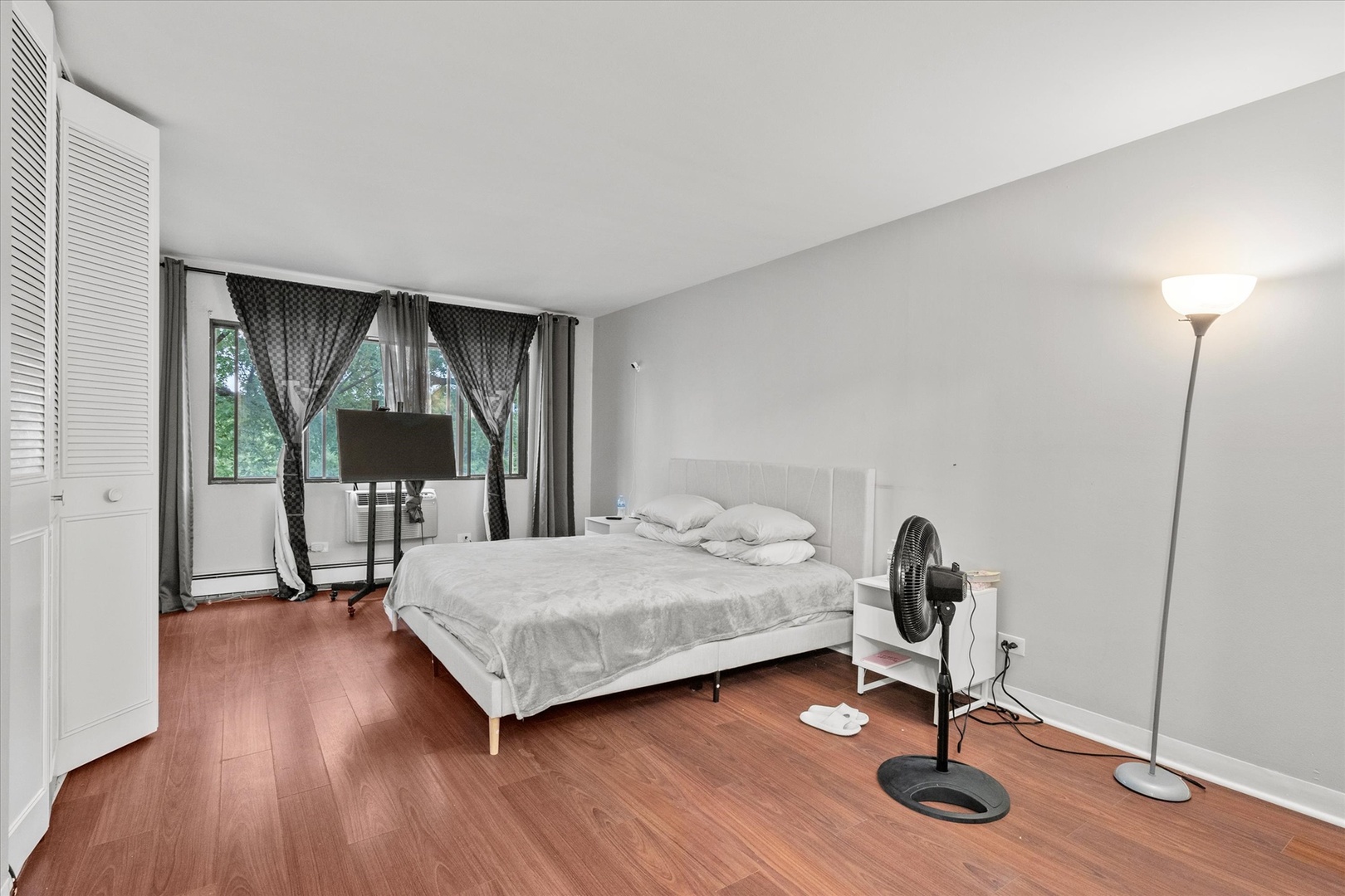 6670 S BRAINARD Avenue #303, Countryside, IL 60525