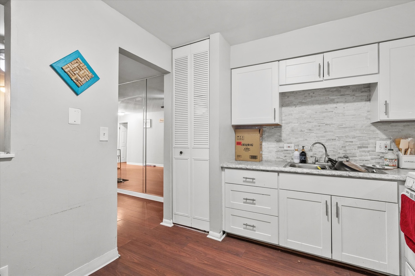 6670 S BRAINARD Avenue #303, Countryside, IL 60525