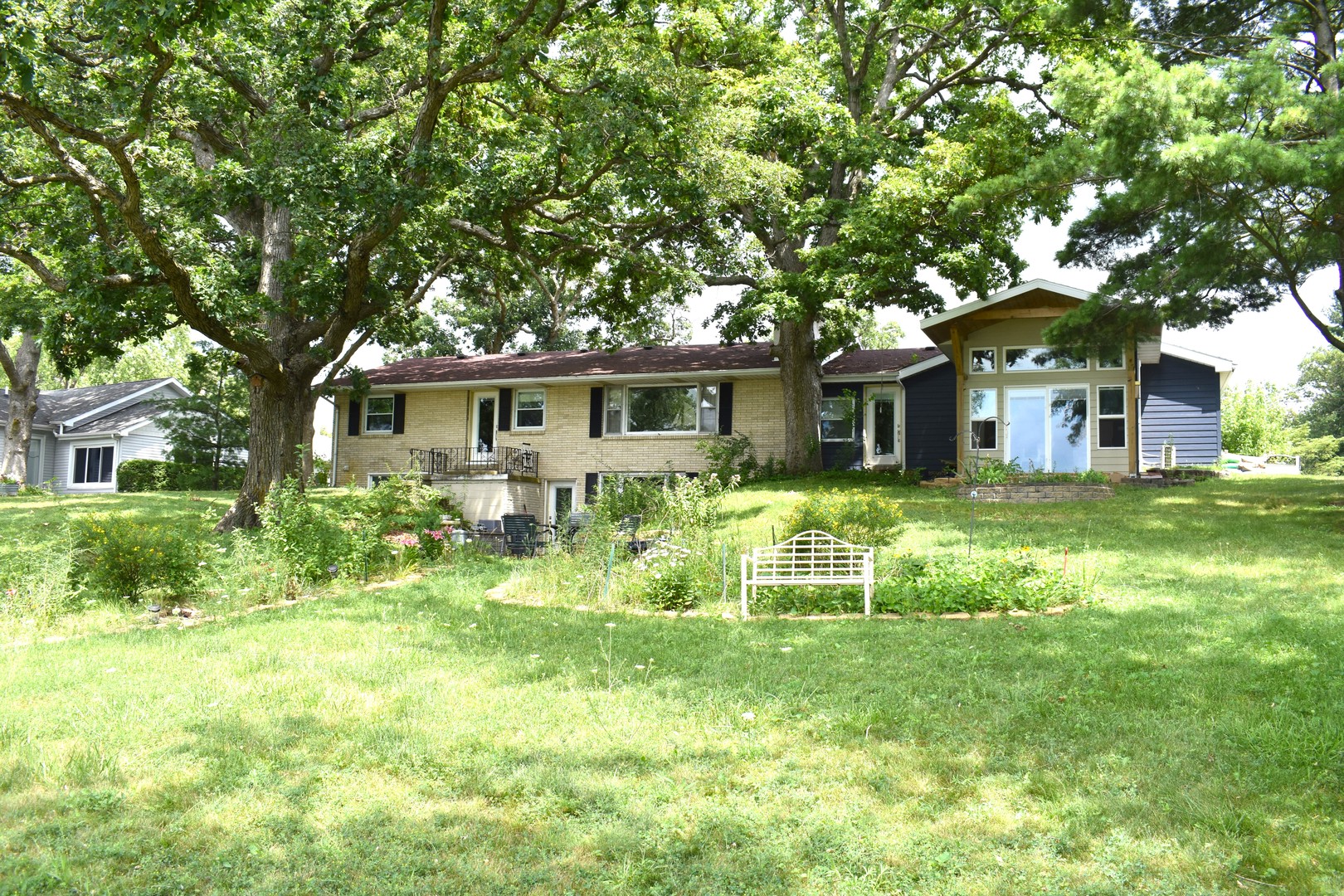 302 Weaver Court, Loda, IL 60948