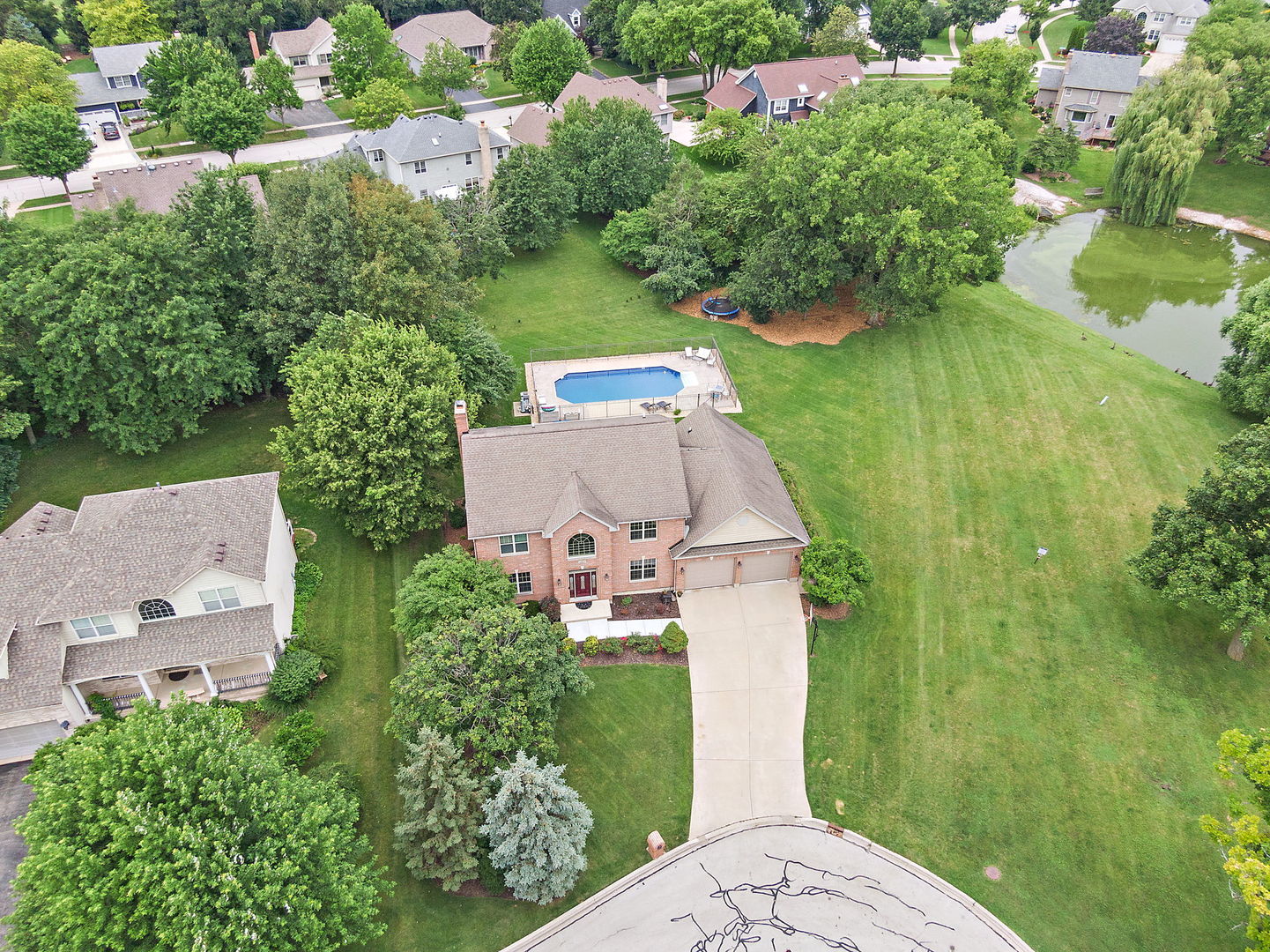 1027 Acorn Hill Lane, West Chicago, IL 60185