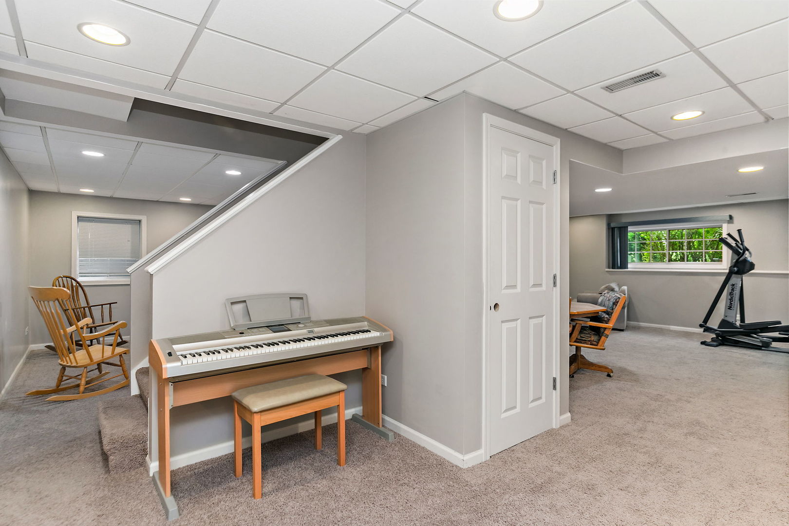 1027 Acorn Hill Lane, West Chicago, IL 60185
