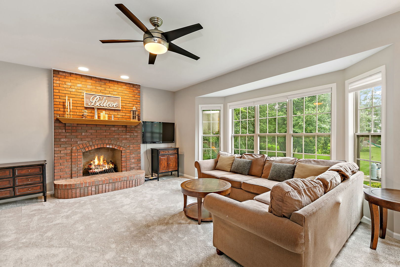 1027 Acorn Hill Lane, West Chicago, IL 60185
