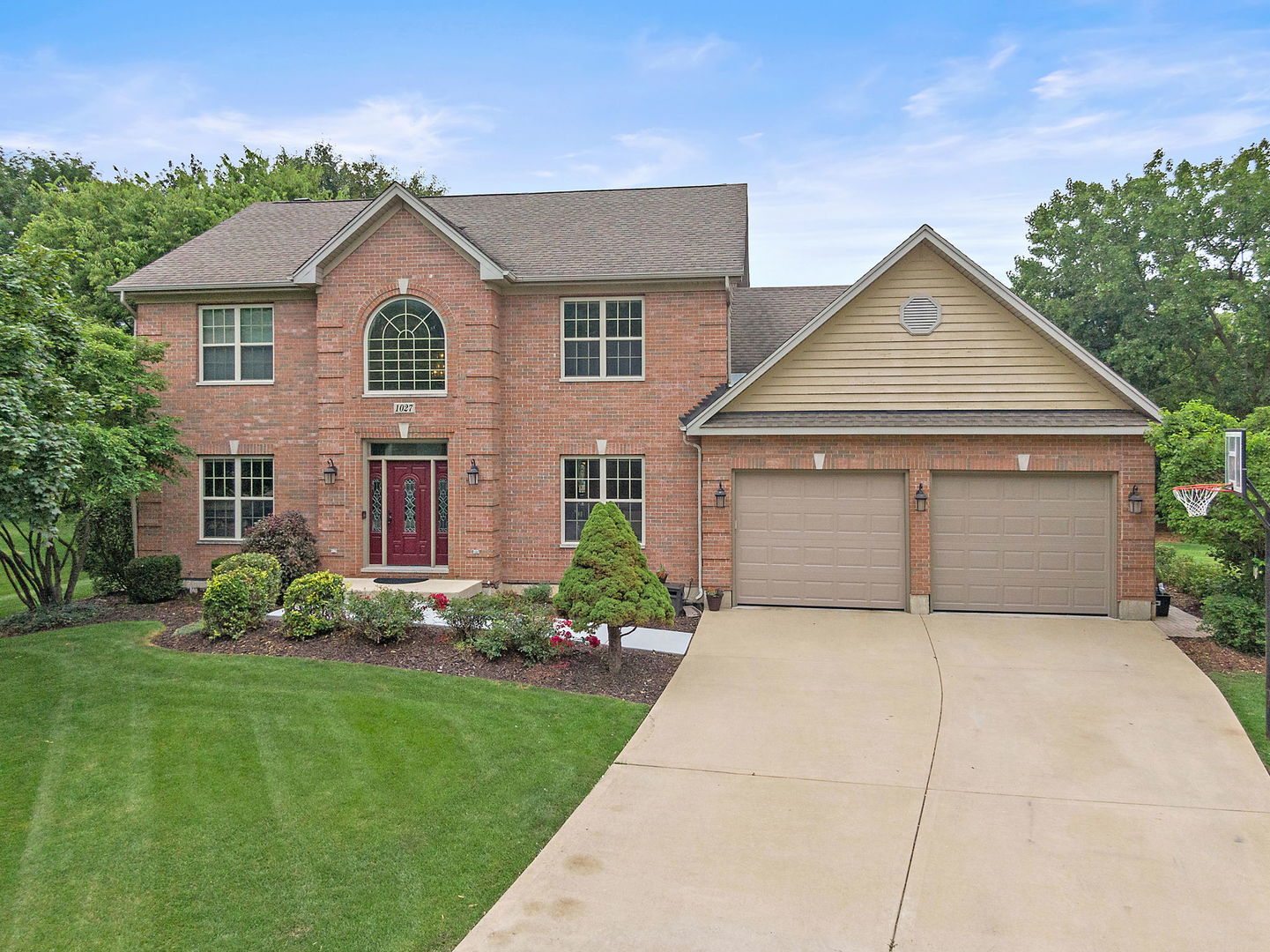 1027 Acorn Hill Lane, West Chicago, IL 60185