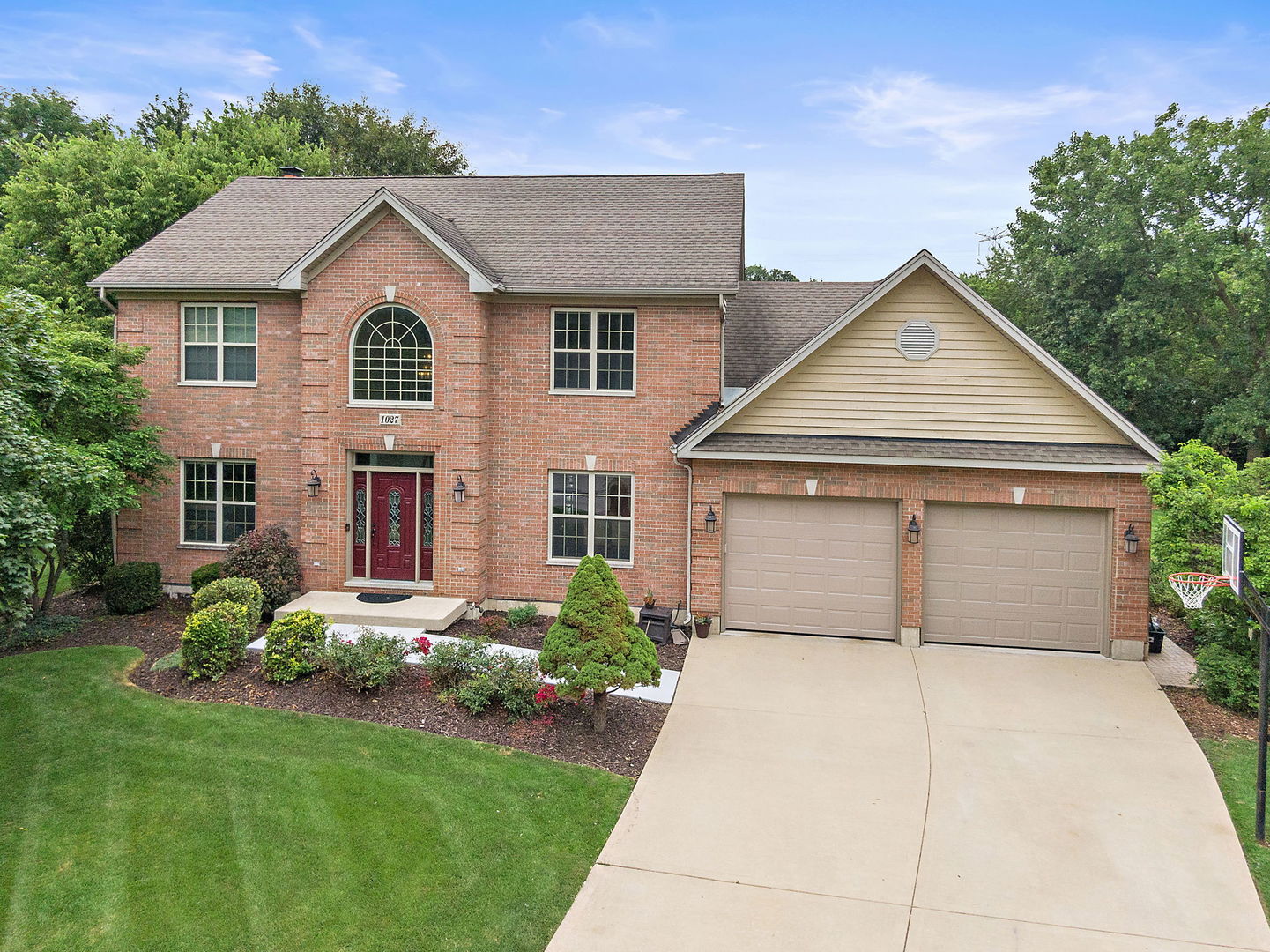 1027 Acorn Hill Lane, West Chicago, IL 60185