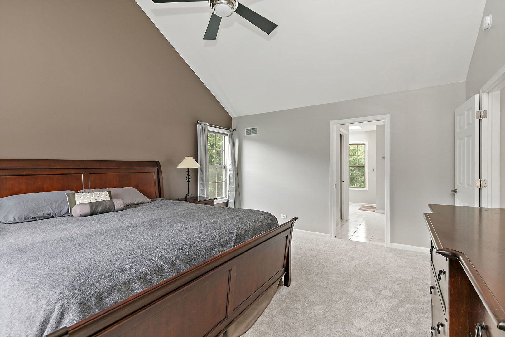 1027 Acorn Hill Lane, West Chicago, IL 60185