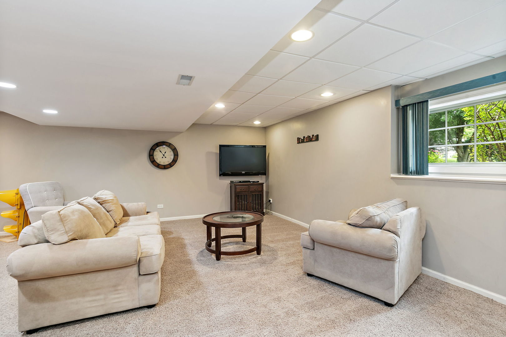 1027 Acorn Hill Lane, West Chicago, IL 60185