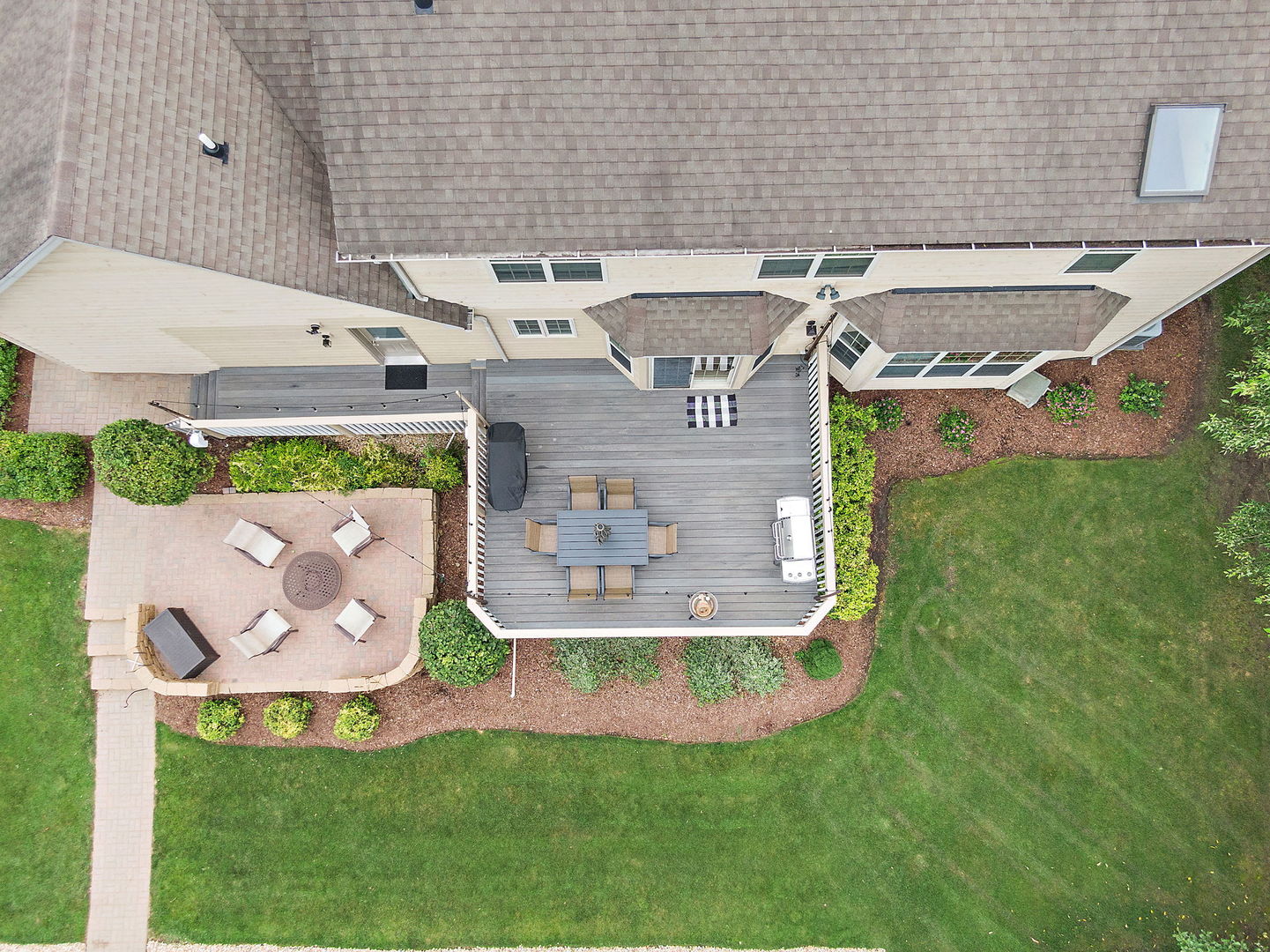 1027 Acorn Hill Lane, West Chicago, IL 60185