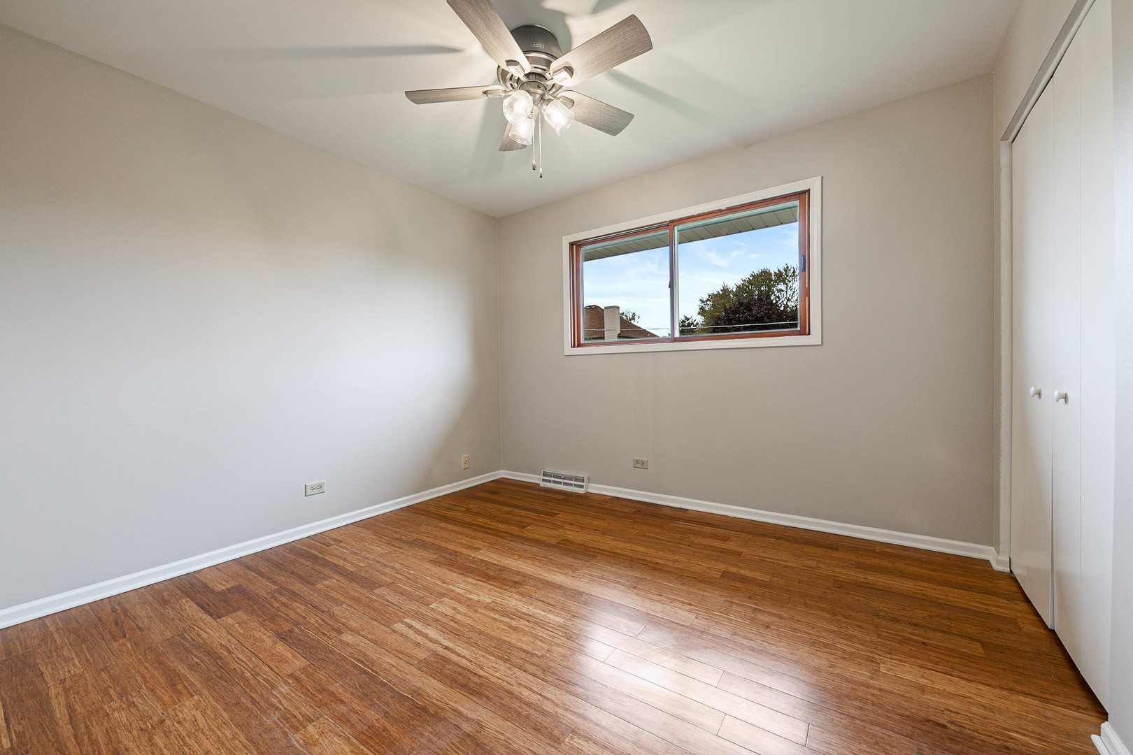 1N210 Darling Street, Carol Stream, IL 60188