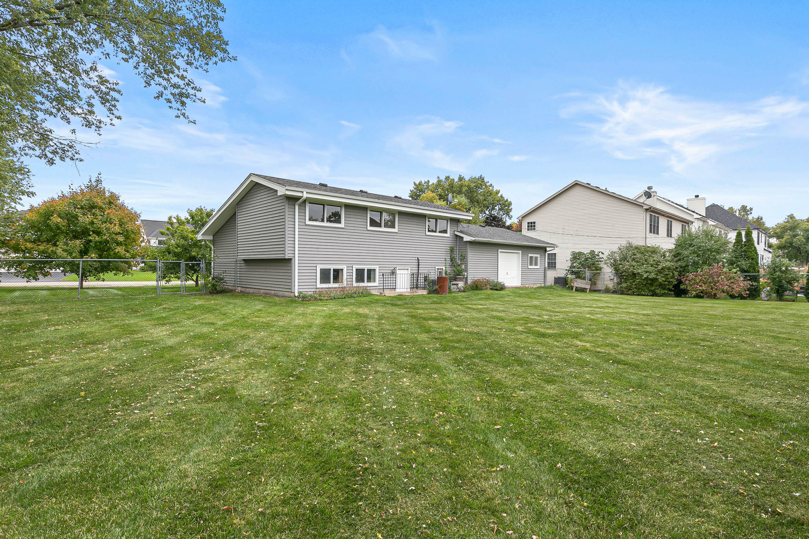 1N210 Darling Street, Carol Stream, IL 60188
