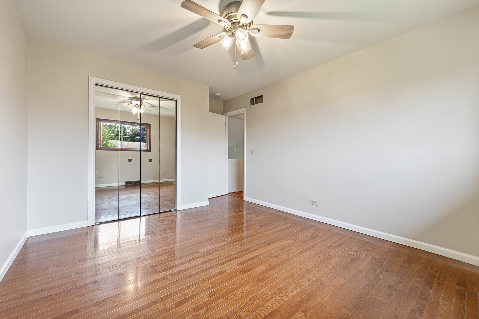 1N210 Darling Street, Carol Stream, IL 60188