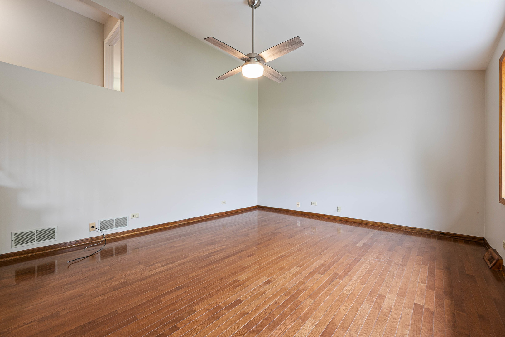 1N210 Darling Street, Carol Stream, IL 60188
