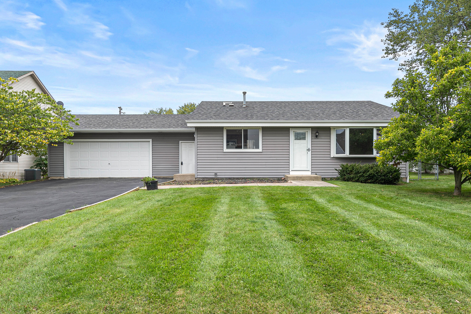 1N210 Darling Street, Carol Stream, IL 60188