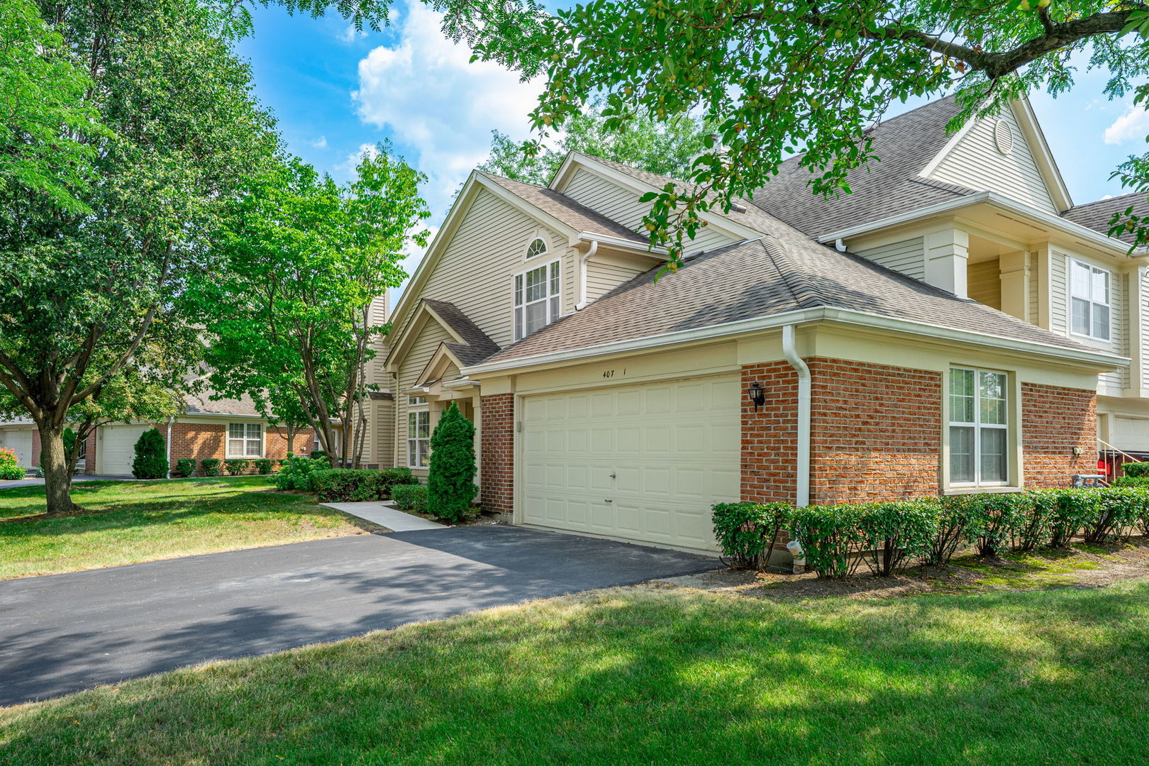407 Cromwell Circle #1, Bartlett, IL 60103