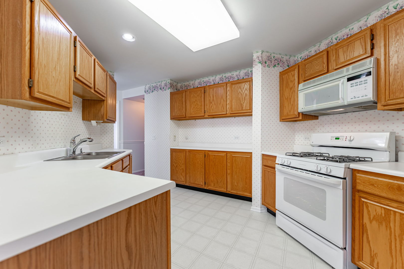 407 Cromwell Circle #1, Bartlett, IL 60103