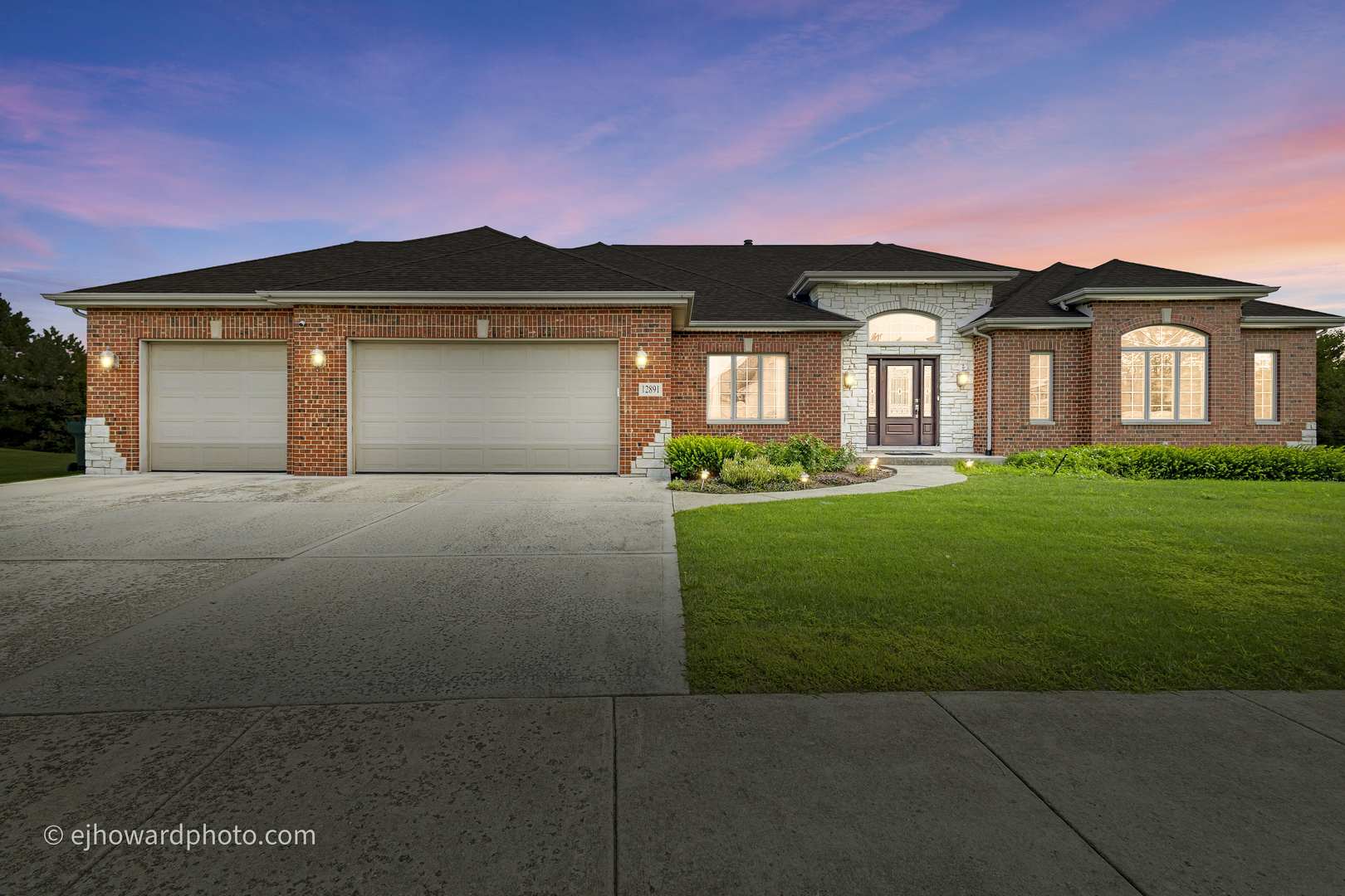 12891 Mayfair Drive, Lemont, IL 60439